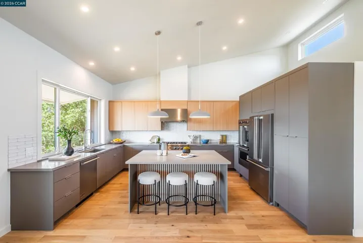 105 Hillcroft, Walnut Creek, California 94597