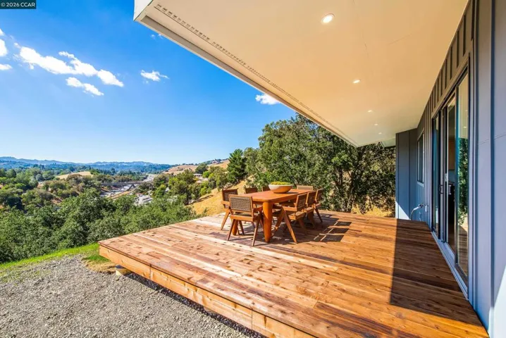 105 Hillcroft, Walnut Creek, California 94597