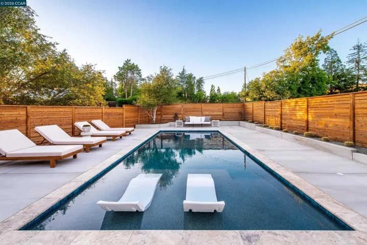 105 Hillcroft, Walnut Creek, California 94597