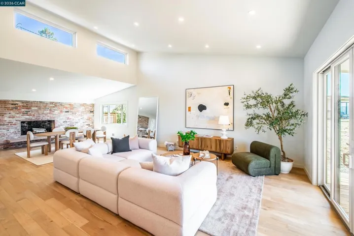 105 Hillcroft, Walnut Creek, California 94597