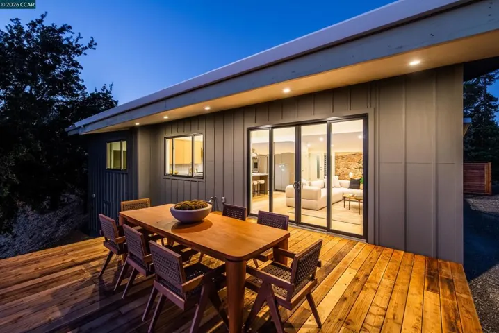105 Hillcroft, Walnut Creek, California 94597