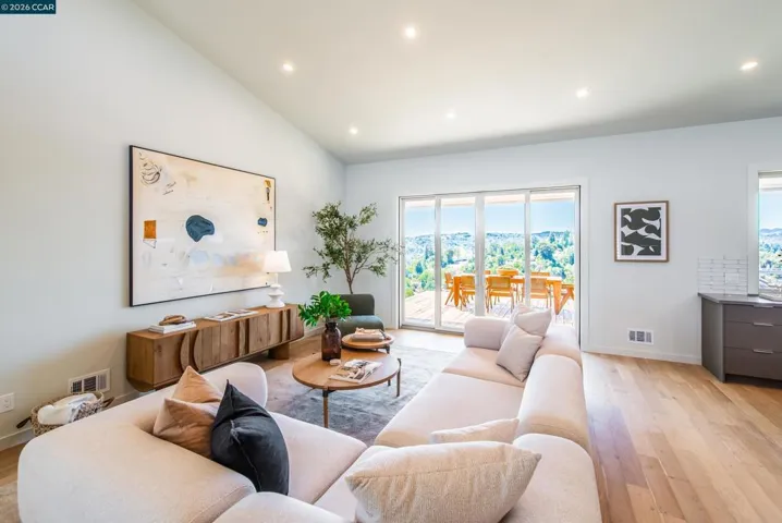 105 Hillcroft, Walnut Creek, California 94597