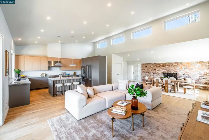 105 Hillcroft, Walnut Creek, California 94597
