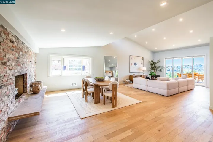 105 Hillcroft, Walnut Creek, California 94597