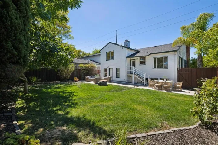 1703 Roosevelt Avenue, Redwood City, California 94061