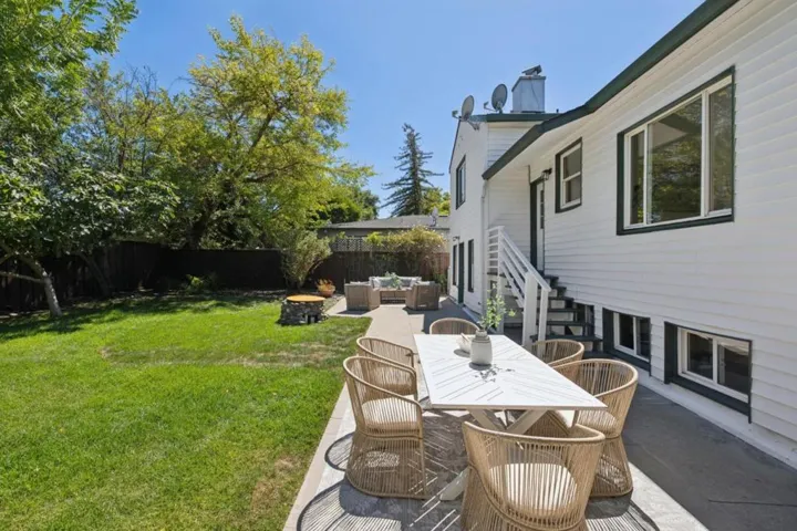 1703 Roosevelt Avenue, Redwood City, California 94061