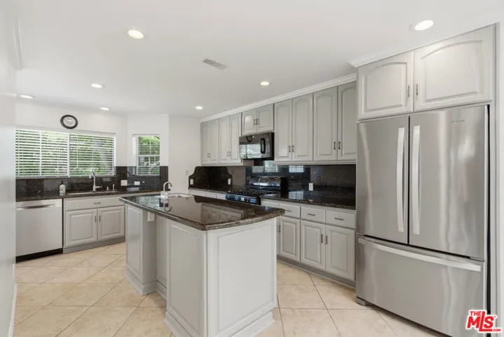 809 S Pima Avenue, West Covina, California 91790