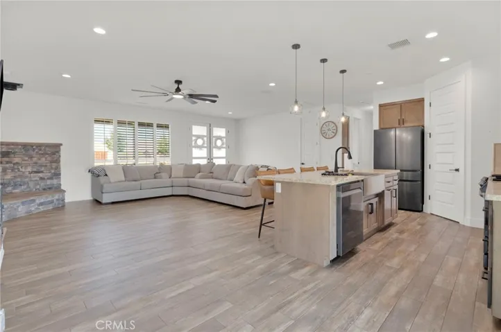 16160 Tenaya, Apple Valley, California 92307