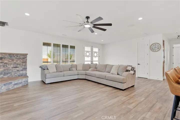 16160 Tenaya, Apple Valley, California 92307