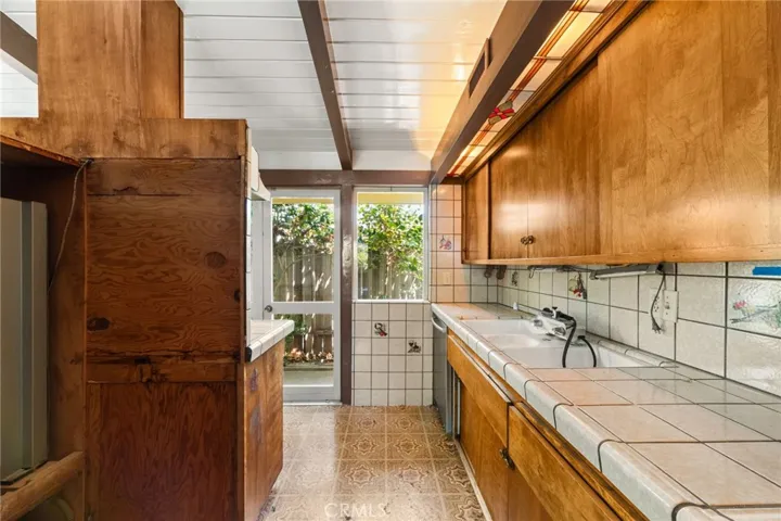 3236 Stevely, Long Beach, California 90808