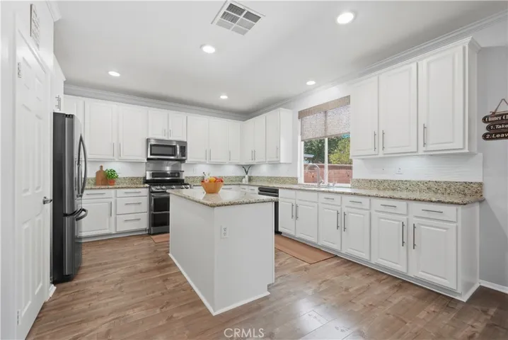 35585 Hawkeye Street, Murrieta, California 92563