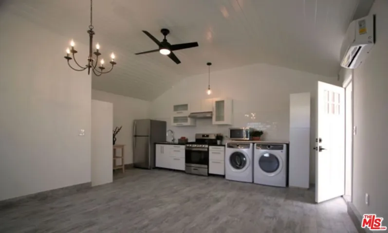13203 Dewey Street, Los Angeles, California 90066