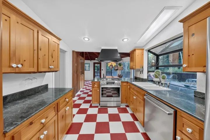 20905 Comanche Trail, Los Gatos, California 95033