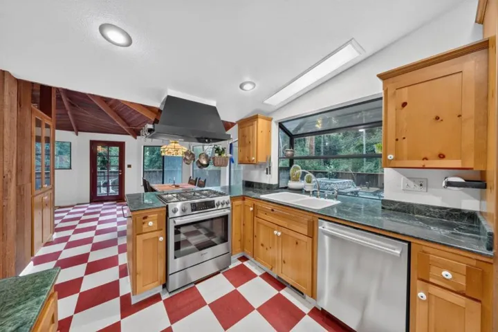 20905 Comanche Trail, Los Gatos, California 95033