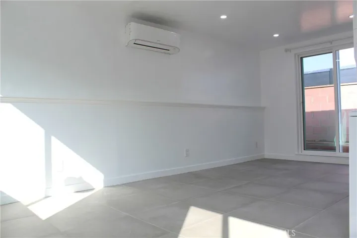 19514 Donora, Torrance, California 90503
