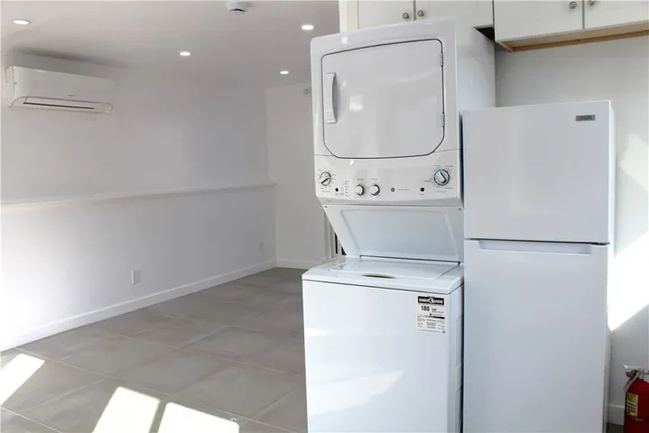 19514 Donora, Torrance, California 90503