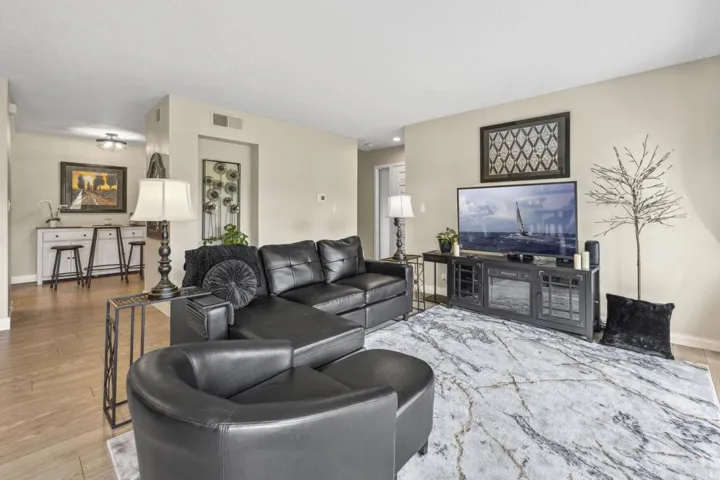 2508 Navarra Drive 402, Carlsbad, California 92009