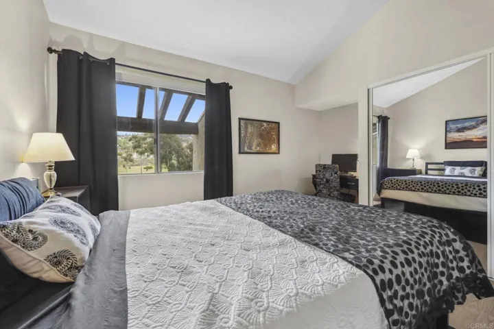 2508 Navarra Drive 402, Carlsbad, California 92009