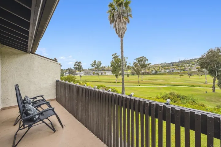 2508 Navarra Drive 402, Carlsbad, California 92009
