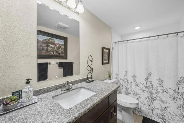 2508 Navarra Drive 402, Carlsbad, California 92009