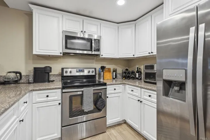 2508 Navarra Drive 402, Carlsbad, California 92009