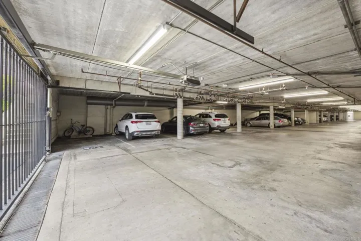 2508 Navarra Drive 402, Carlsbad, California 92009