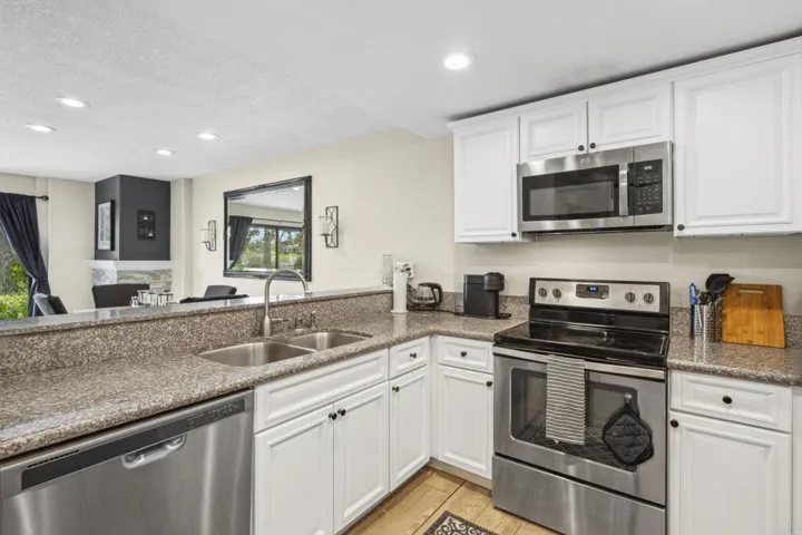 2508 Navarra Drive 402, Carlsbad, California 92009