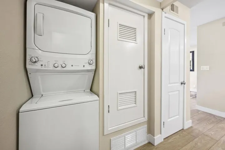2508 Navarra Drive 402, Carlsbad, California 92009