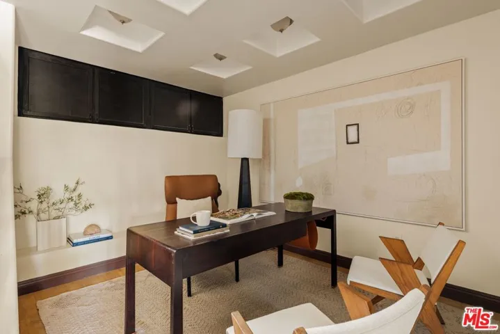 4244 Los Nietos Drive, Los Angeles, California 90027
