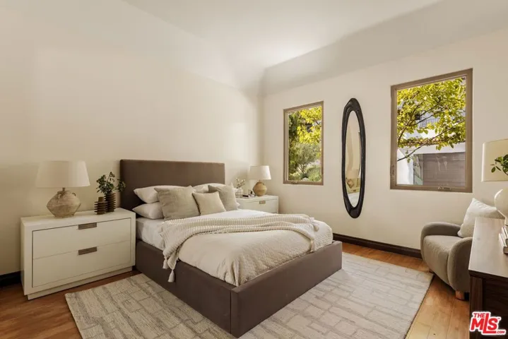 4244 Los Nietos Drive, Los Angeles, California 90027
