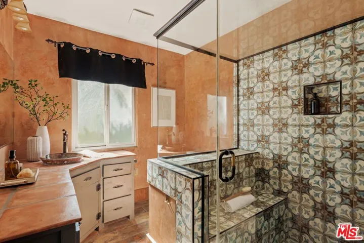 4244 Los Nietos Drive, Los Angeles, California 90027