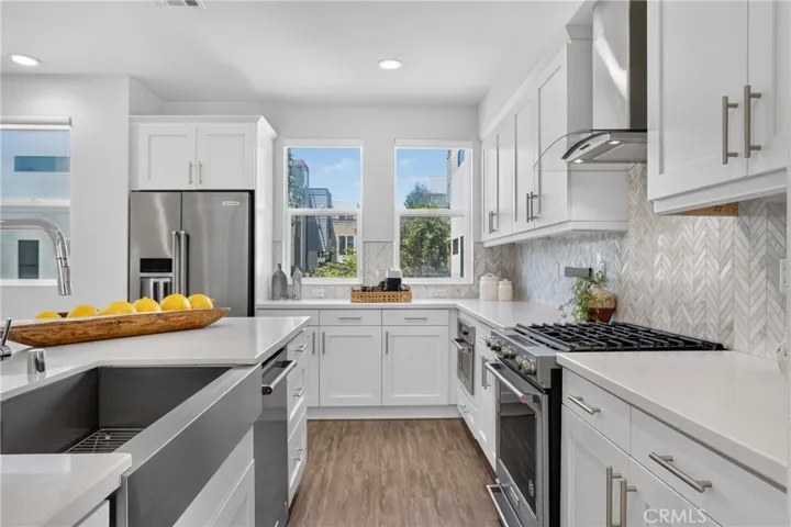 1678 Topanga, Costa Mesa, California 92627