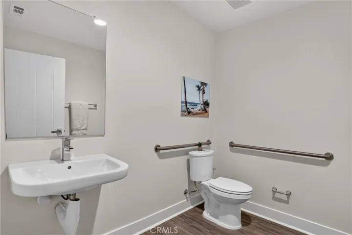 1678 Topanga, Costa Mesa, California 92627