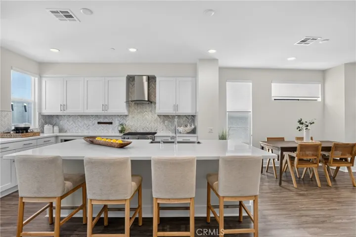 1678 Topanga, Costa Mesa, California 92627