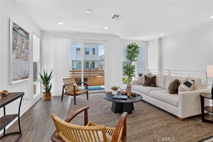 1678 Topanga, Costa Mesa, California 92627
