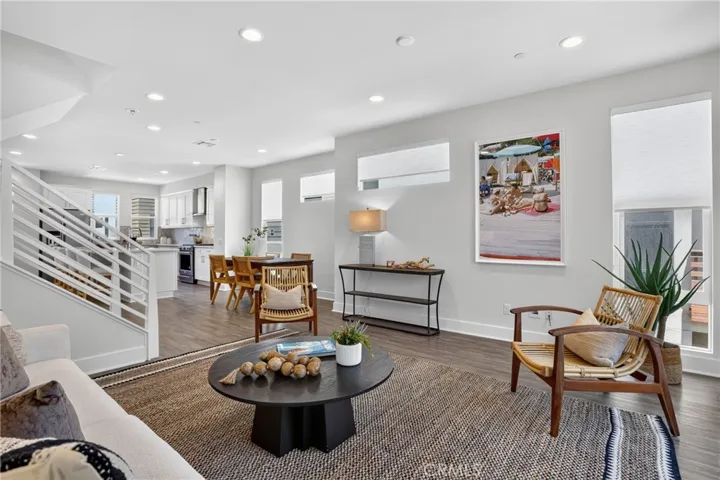 1678 Topanga, Costa Mesa, California 92627