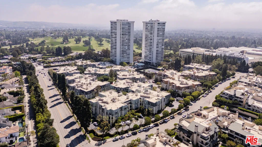 Beautiful Le Parc Community wi