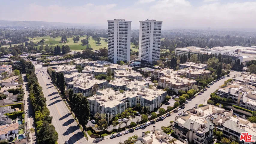 Beautiful Le Parc Community wi