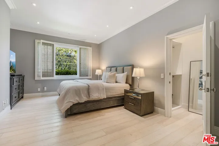 Spacious 2nd Bedroom Suite wit