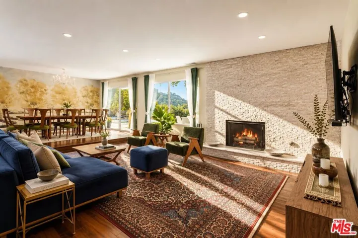 2657 Zorada Drive, Los Angeles, California 90046