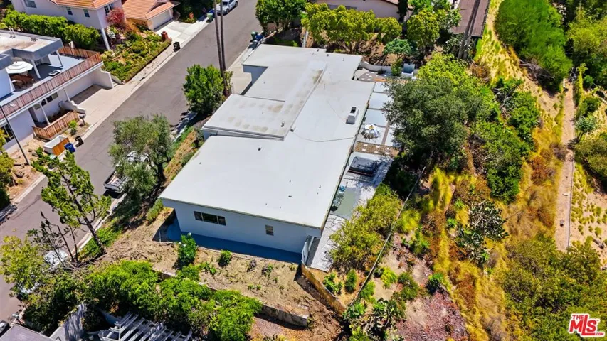 2657 Zorada Drive, Los Angeles, California 90046