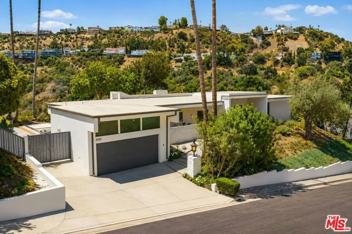 2657 Zorada Drive, Los Angeles, California 90046