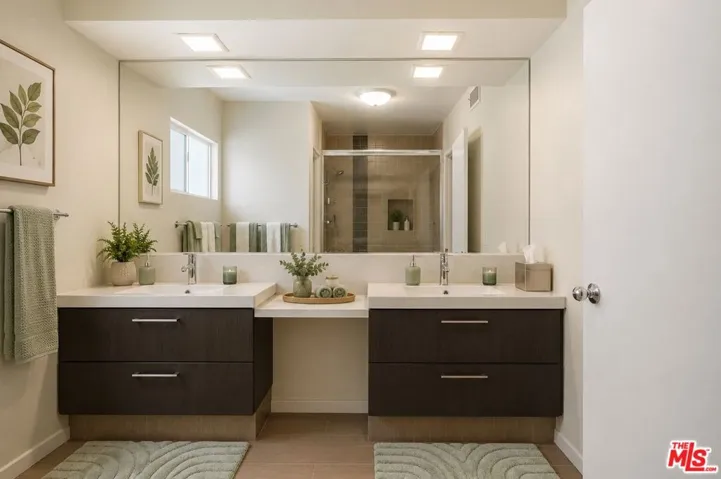 2657 Zorada Drive, Los Angeles, California 90046