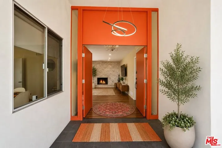 2657 Zorada Drive, Los Angeles, California 90046