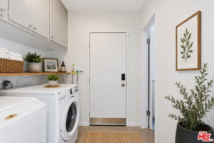 2657 Zorada Drive, Los Angeles, California 90046