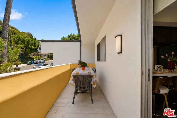 2657 Zorada Drive, Los Angeles, California 90046