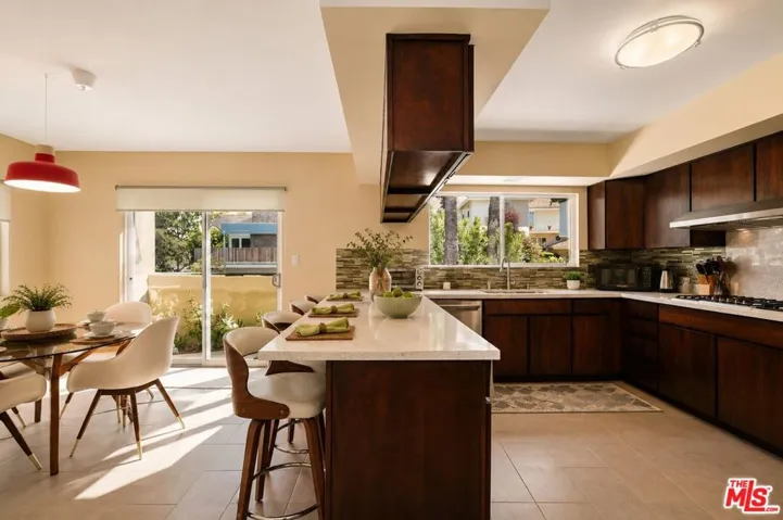 2657 Zorada Drive, Los Angeles, California 90046