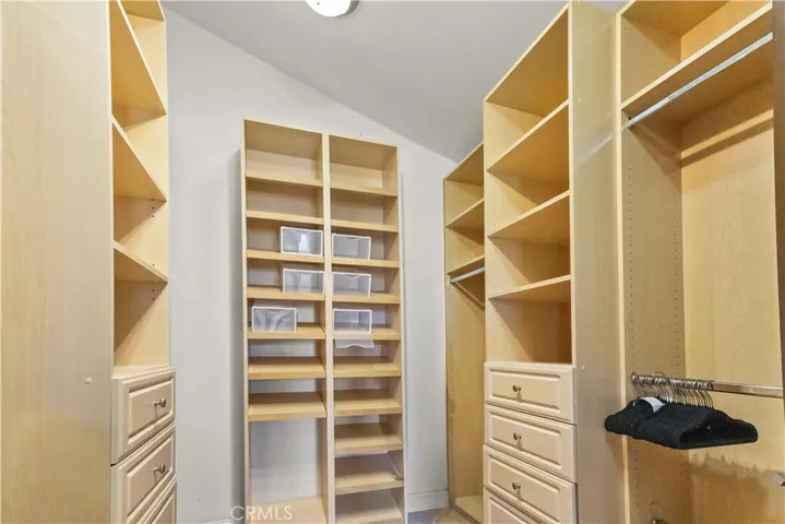 3441 White Rose, Los Angeles, California 91436