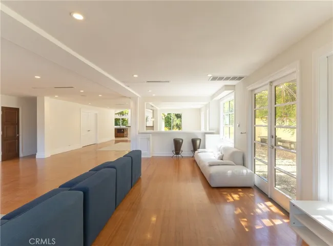 3441 White Rose, Los Angeles, California 91436