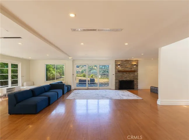 3441 White Rose, Los Angeles, California 91436